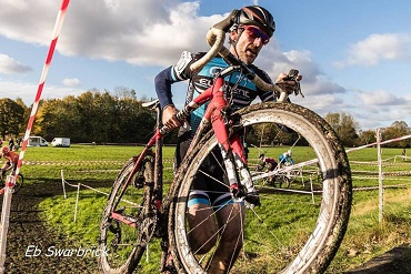 Cyclecross racing photo of Element Cycling Team